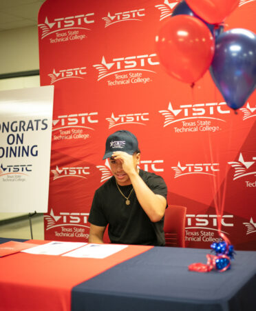 2S0A1888 372x451 - TSTC’s North Texas campus celebrates National CTE Letter of Intent Signing Day