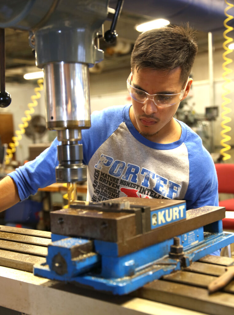 art-of-machining-motivates-student-in-tstc-s-precision-machining