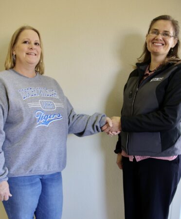 TSTC student recruitment representative Sara Whitaker (right) recently gave Linden-Kildare High School students a tour of TSTC’s Marshall campus. (Photo courtesy of TSTC.)