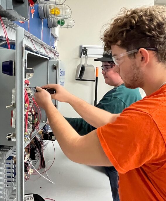 Teague High School students gain college experience at TSTC TSTC