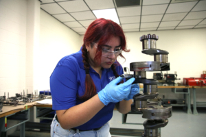 Former mortuary science student soars in aviation maintenance program at TSTC 2R7A4607 300x200 - Former mortuary science student soars in aviation maintenance program at TSTC