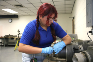 Former mortuary science student soars in aviation maintenance program at TSTC 2R7A4651 300x200 - Former mortuary science student soars in aviation maintenance program at TSTC