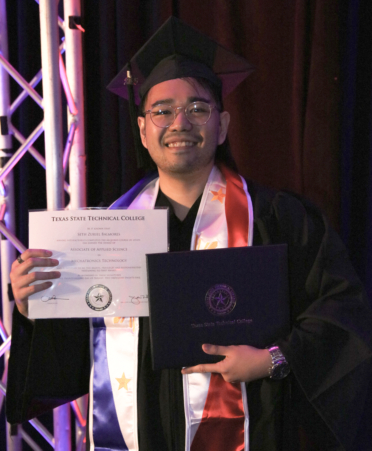 Seth Balmores received his Associate of Applied Science degree in Mechatronics at TSTC’s Summer 2025 Commencement on Aug. 22.