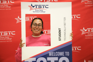 New students arrive at TSTC’s Harlingen campus ready to build futures 2R7A1137 300x200 - New students arrive at TSTC’s Harlingen campus ready to build futures