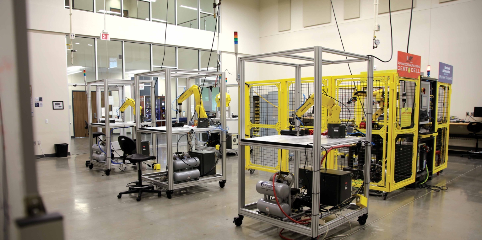 Hands-on training in robotics and automation image