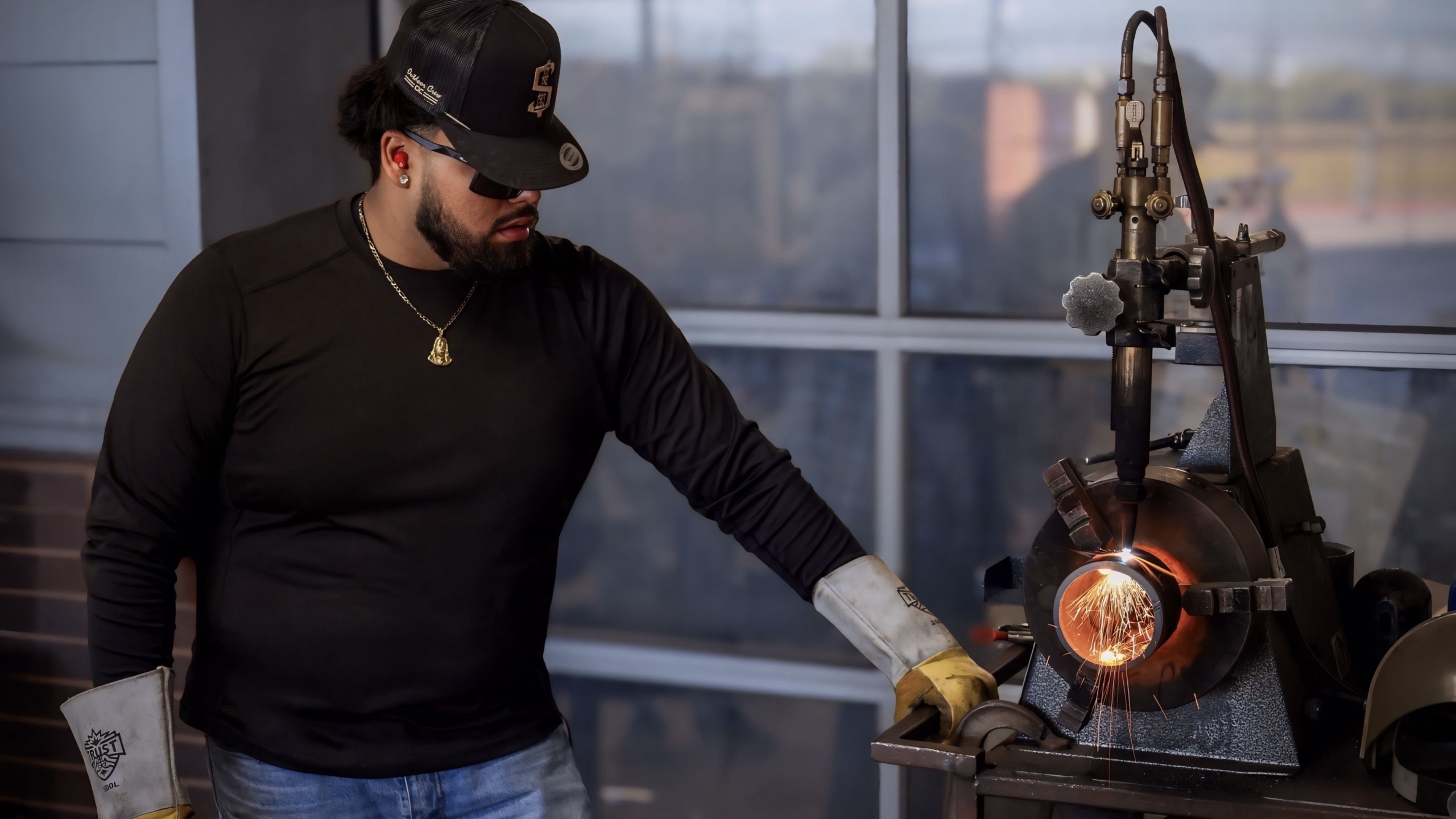 Featured - Welding | TSTC Welding Student Strikes a New Arc After Injury (Brian Lucero) featured welding IMG 3705 scaled - Featured - Welding | TSTC Welding Student Strikes a New Arc After Injury (Brian Lucero)