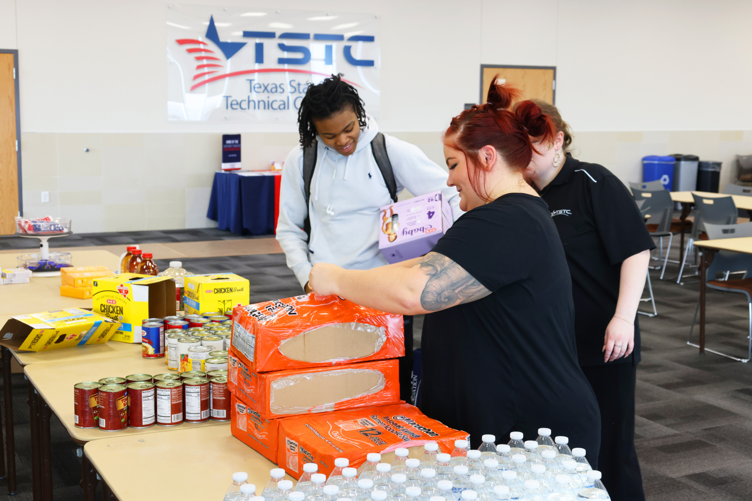 The TSTC Foundation accepts $25,000 grant from Applied Materials Foundation for ARC food pantry 8F5A2585 scaled - The TSTC Foundation accepts $25,000 grant from Applied Materials Foundation for ARC food pantry