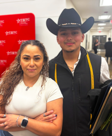 Carlos Hernandez 1 1 372x451 - Molding Metal for His Mom: Hernandez’s Hands Shape Home and Future