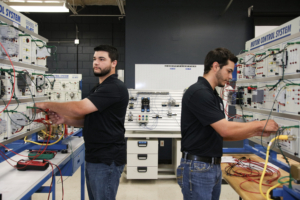 2R7A0008 300x200 - Brothers trace their father&rsquo;s electrical career path at TSTC