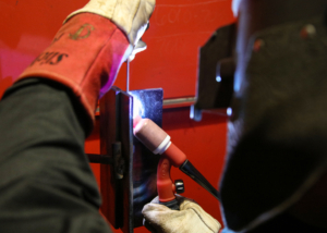 2R7A9945 1 300x214 - Mother mastering welding techniques to achieve lifelong dream