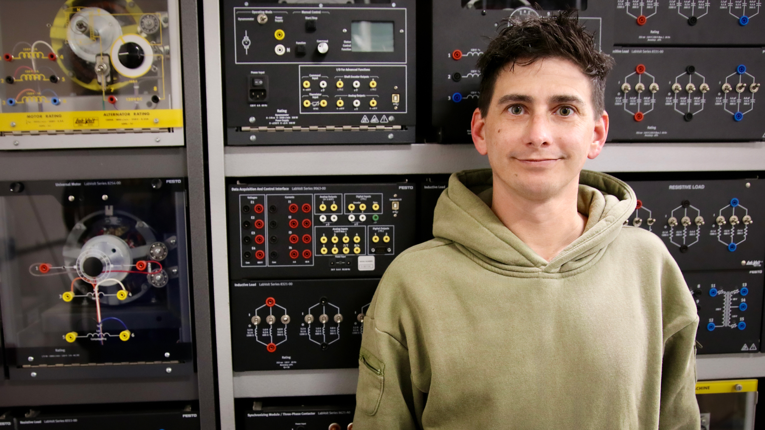 feature datacenters 1 scaled - Featured - Datacenters | Disabled Navy Veteran Rediscovers His Confidence