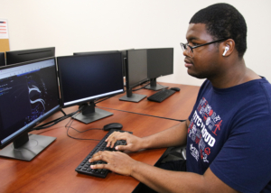 2R7A2287 1 300x214 - Early mentorship led Ojimba to degree at TSTC