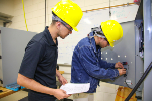 TSTC trains students to power manufacturing’s future 2R7A3725 2 300x200 - TSTC trains students to power manufacturing’s future